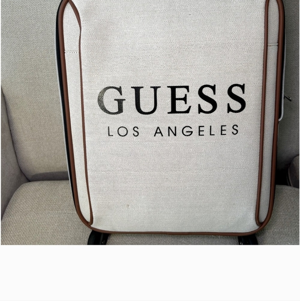 Guess Luggage - Picture 10 of 10